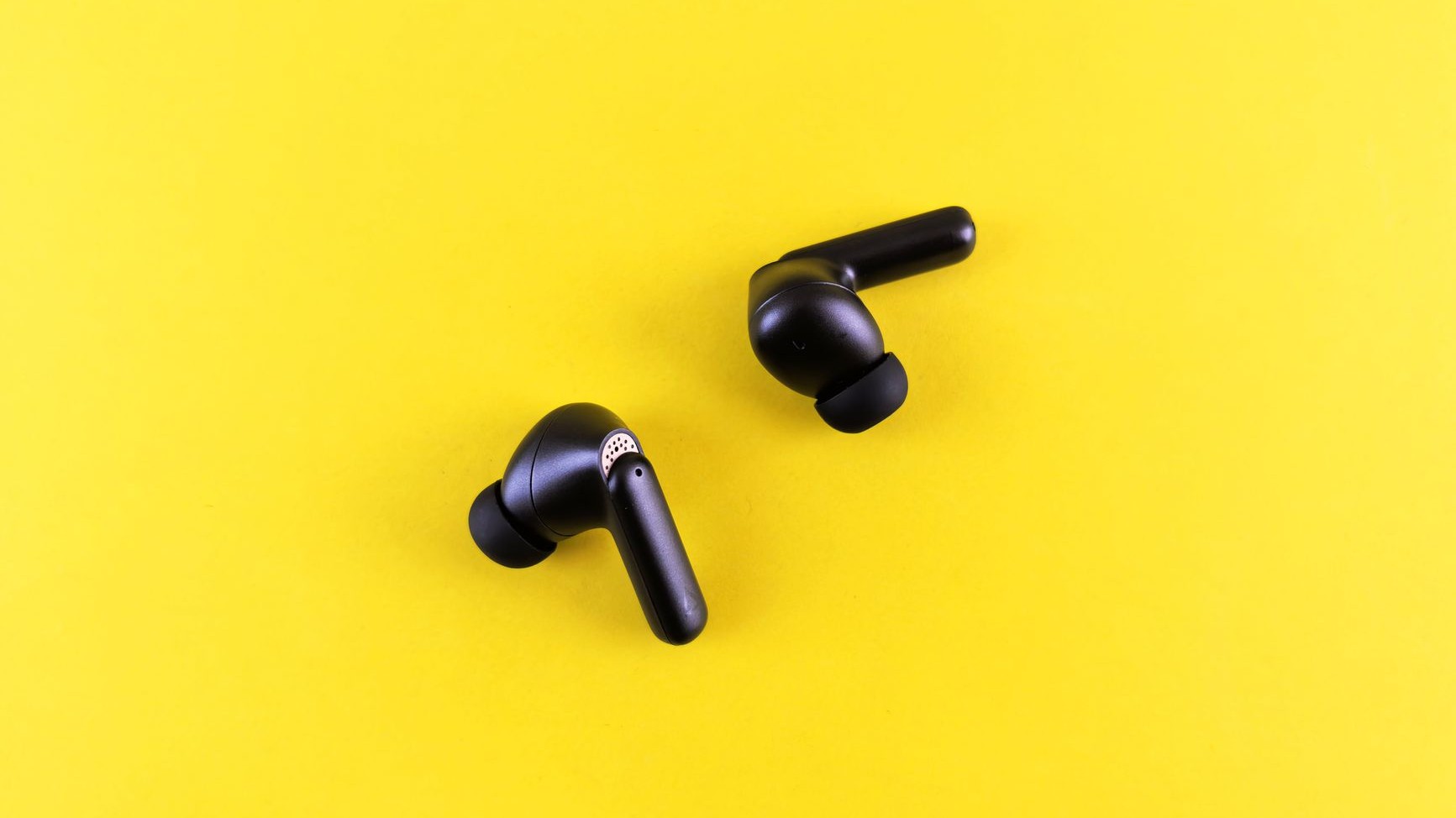 J'ai branché mon casque Bluetooth sur ma console pour jouer tranquille le soir : quand j'ai vu mes tirs partir après l'imp...