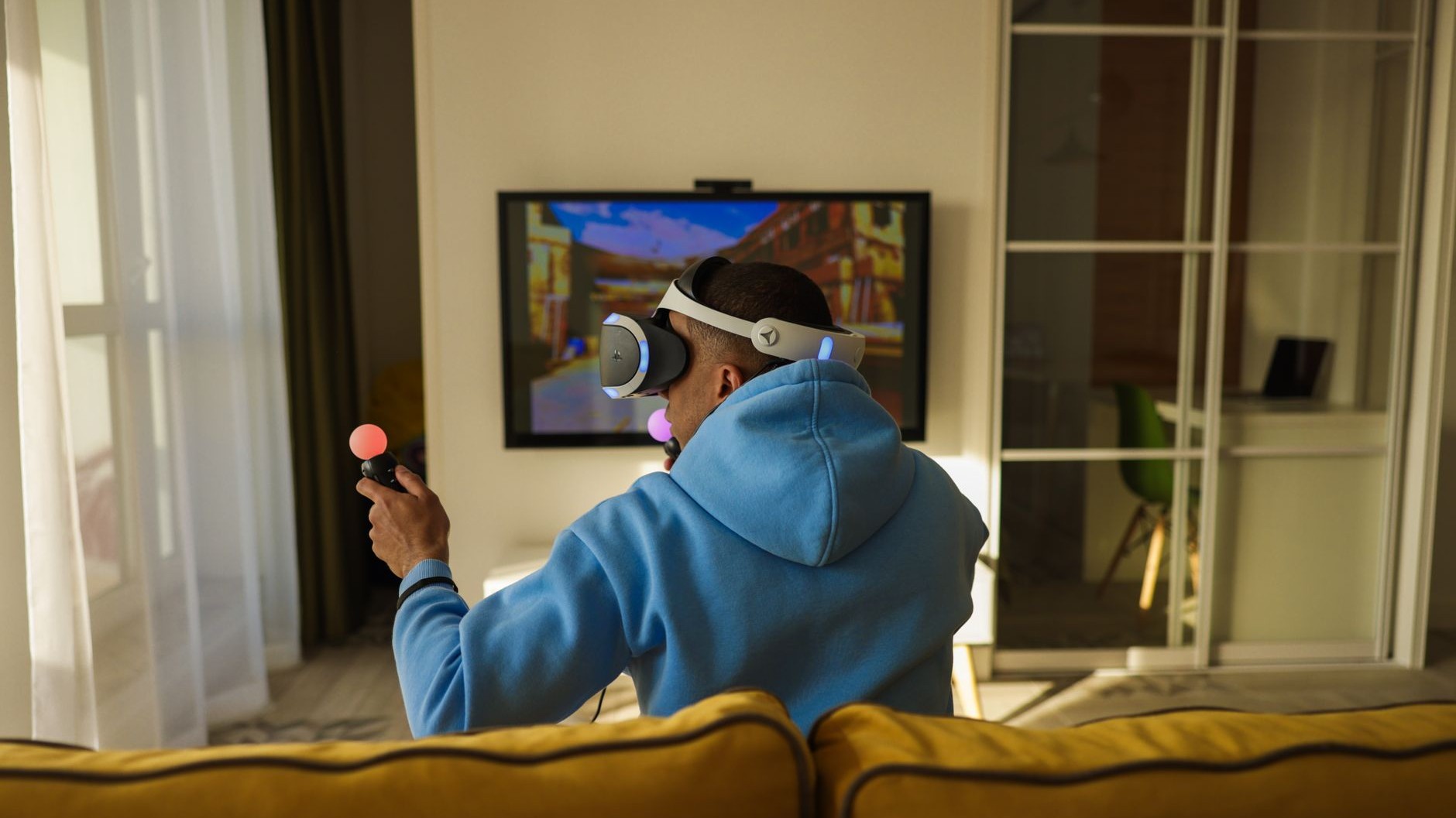 « Casque posé sur le bureau le temps d'un café, et deux points noirs en plein milieu de l'image » : pourquoi la fenêtre du...