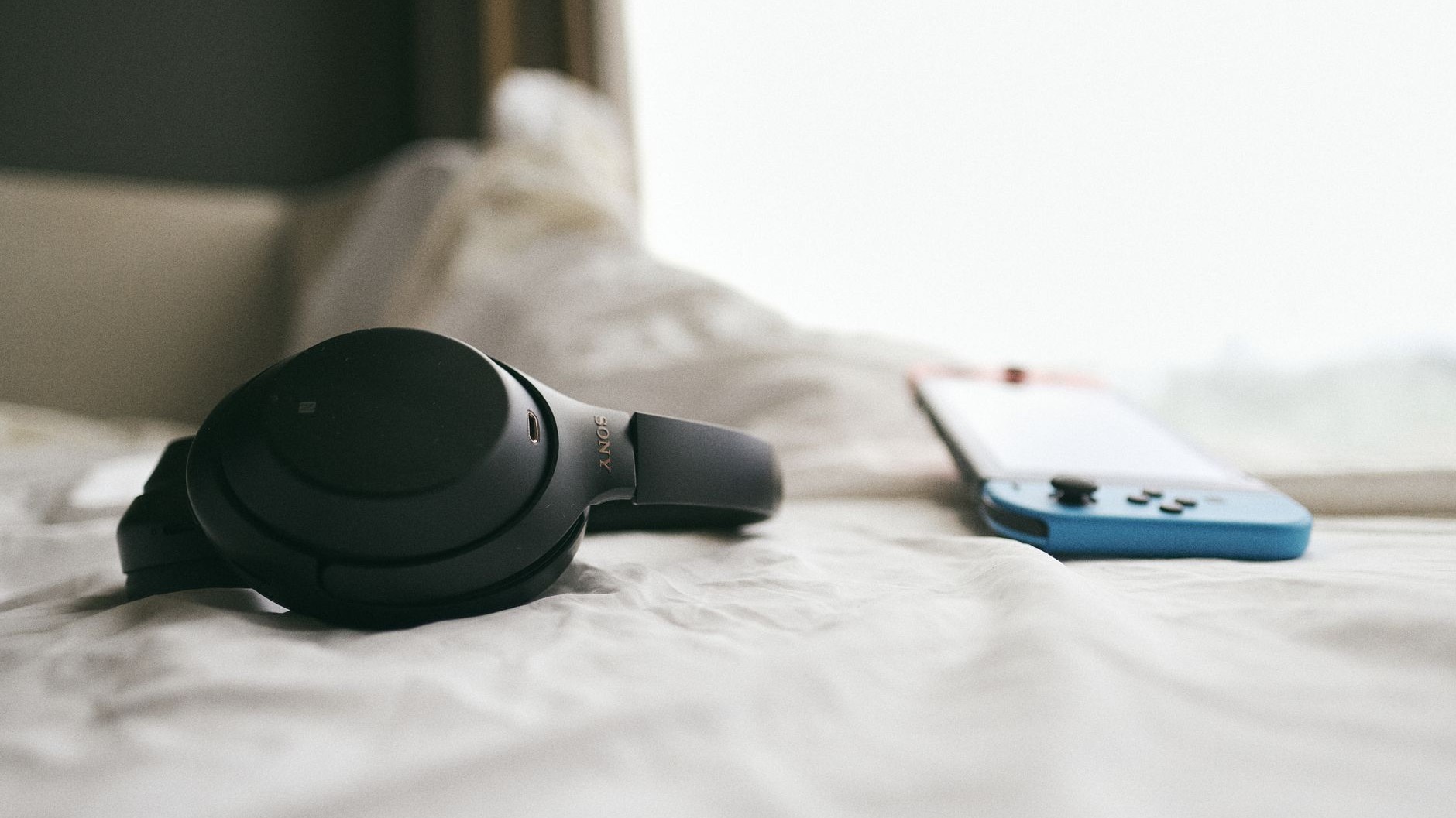 Fini le casque sans fil appairé directement à la Switch : depuis qu'il passe par cet accessoire à moins de 20 €, la voix r...