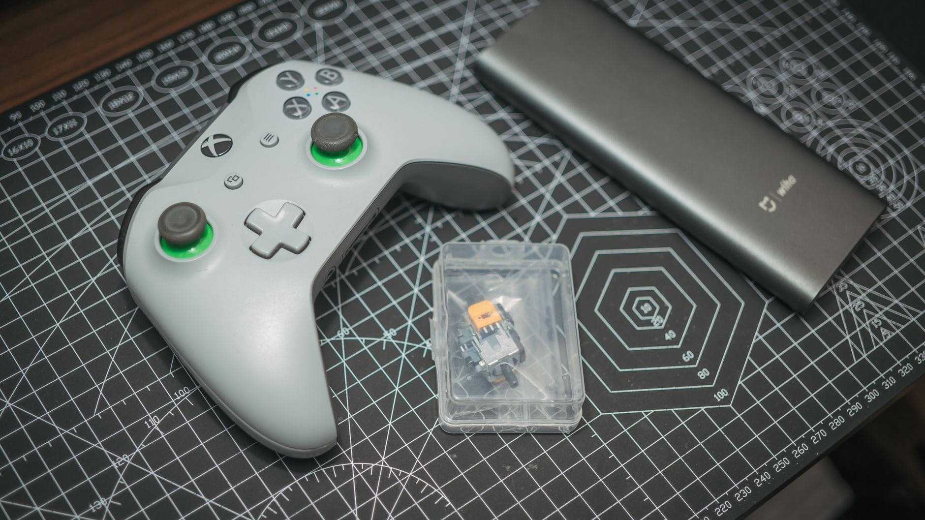 « Je l'ai branchée toute une nuit, la petite lumière n'a jamais clignoté » : pourquoi cette manette à 70 € oubliée six moi...