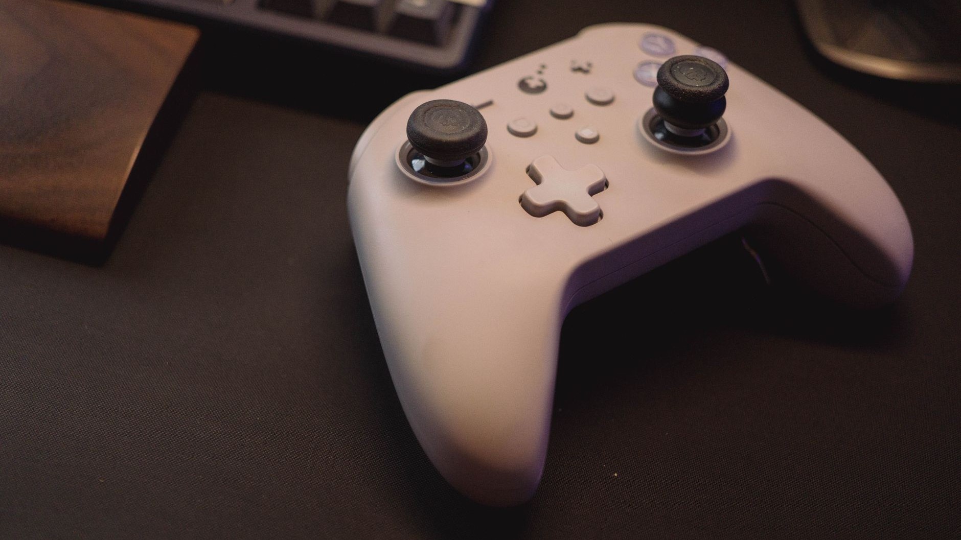 « Le stick partait tout seul vers la gauche » : pourquoi cette manette de deux ans dérive alors qu'elle n'est jamais tombée