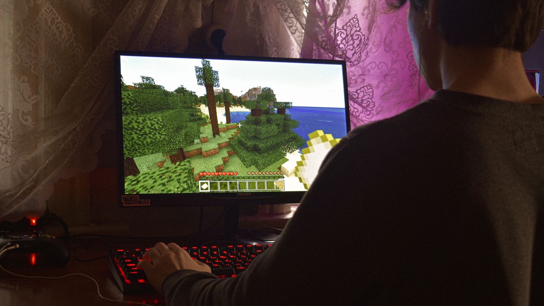 J'ai acheté un PC de rentrée à 899 € juste pour jouer sans rien bricoler : au premier relevé d'images par seconde, il manq...